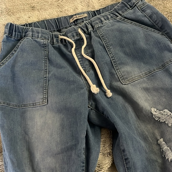 Light denim drawstring jeans 12 stretch distressed beach boho tapered leg NEW - Picture 3 of 7